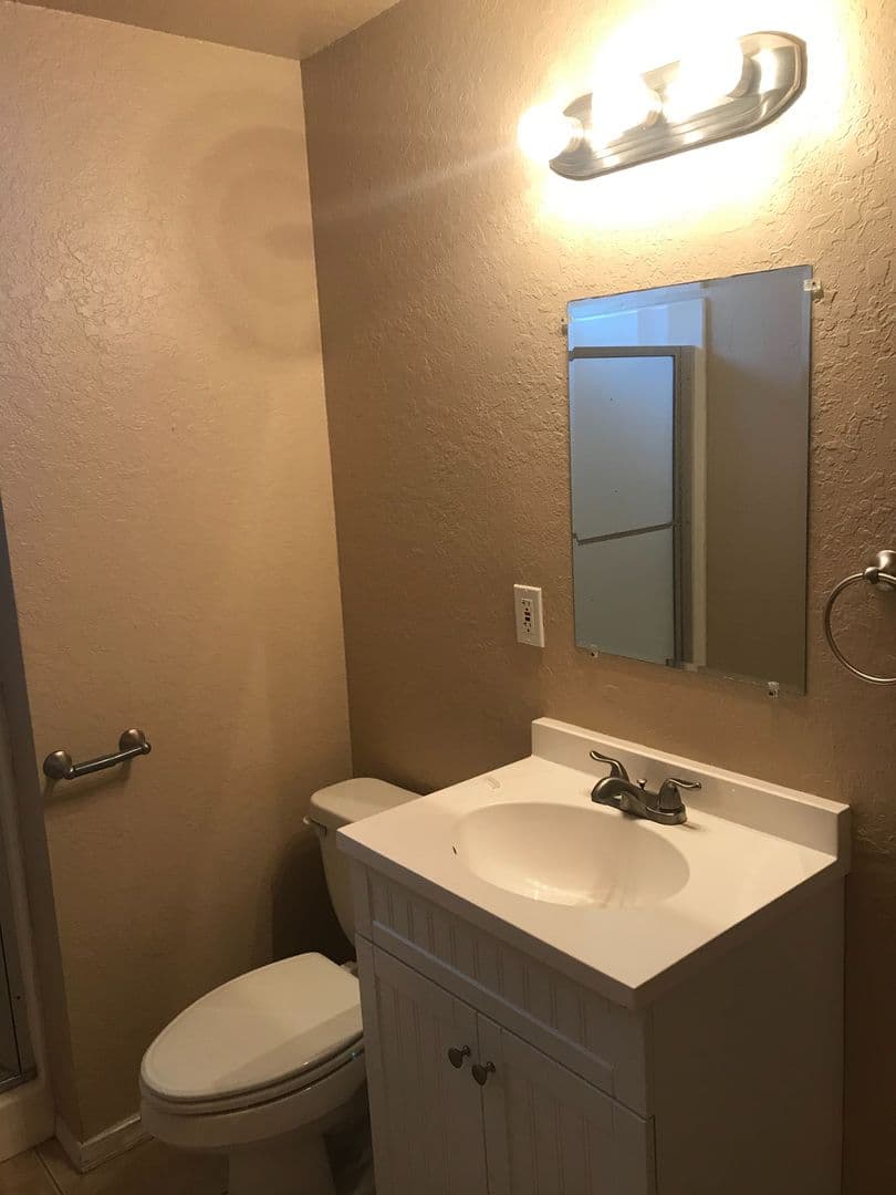 Riverside House: 1041 Clark St