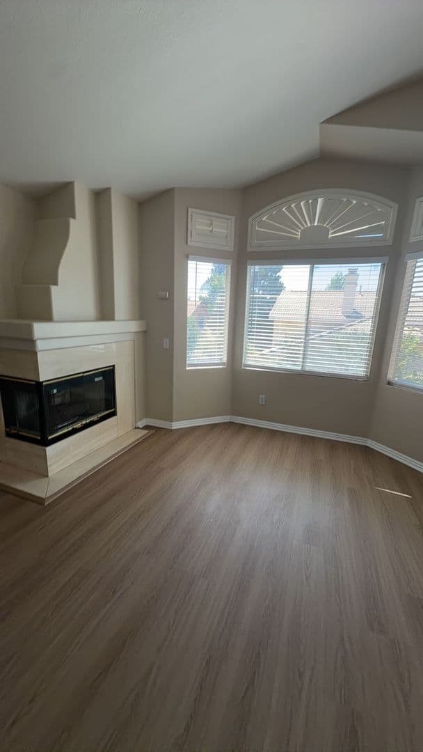 Fontana House: 14051 Catalina Ct
