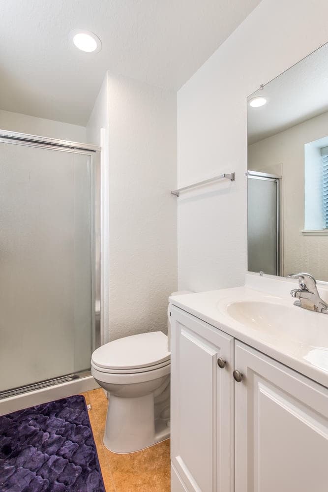 Riverside House: 1045 Clark St