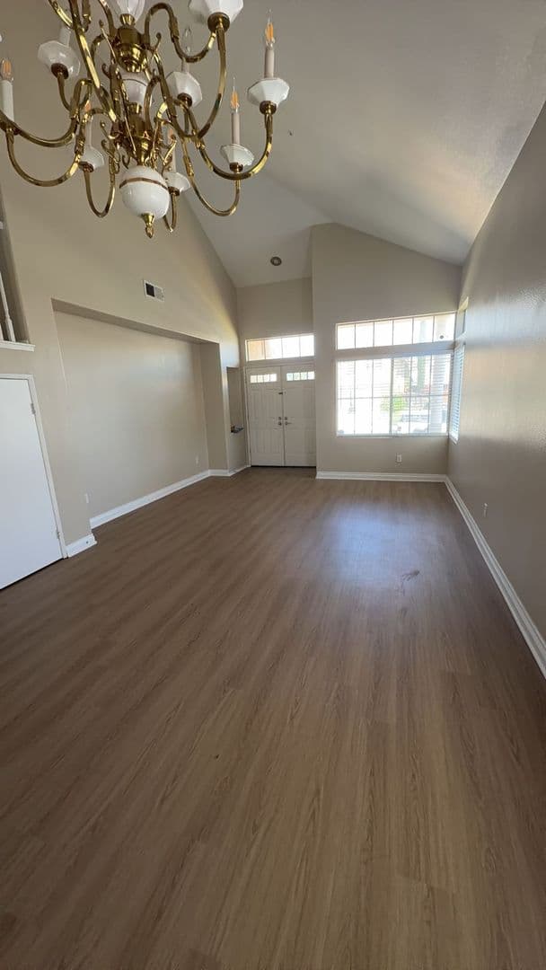 Fontana House: 14051 Catalina Ct