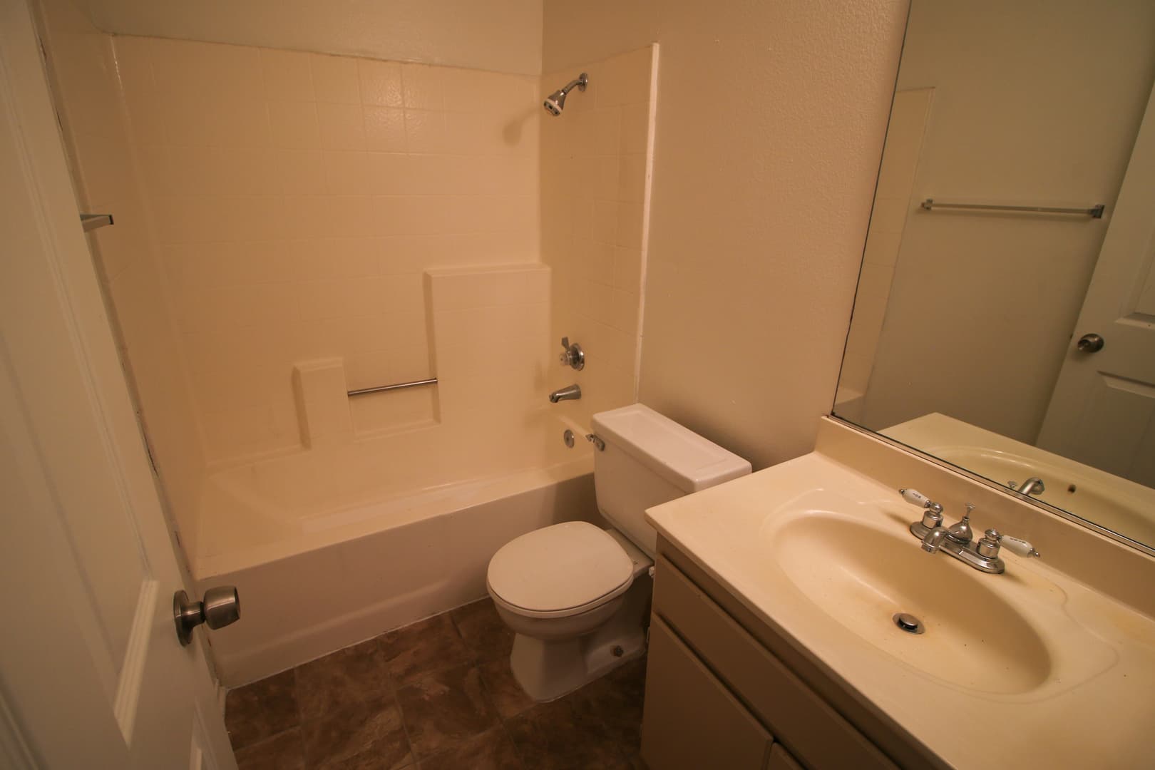Perris Apartment: 342 Wilkerson Ave - #202
