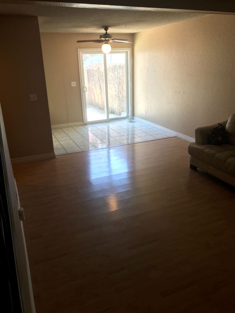 Riverside House: 1041 Clark St