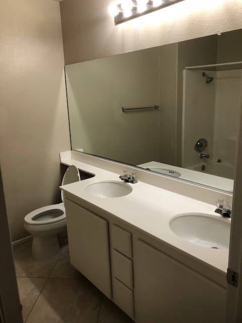 Fontana House: 14051 Catalina Ct