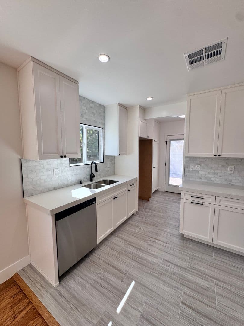 Montebello House: 1317 S Montebello Blvd