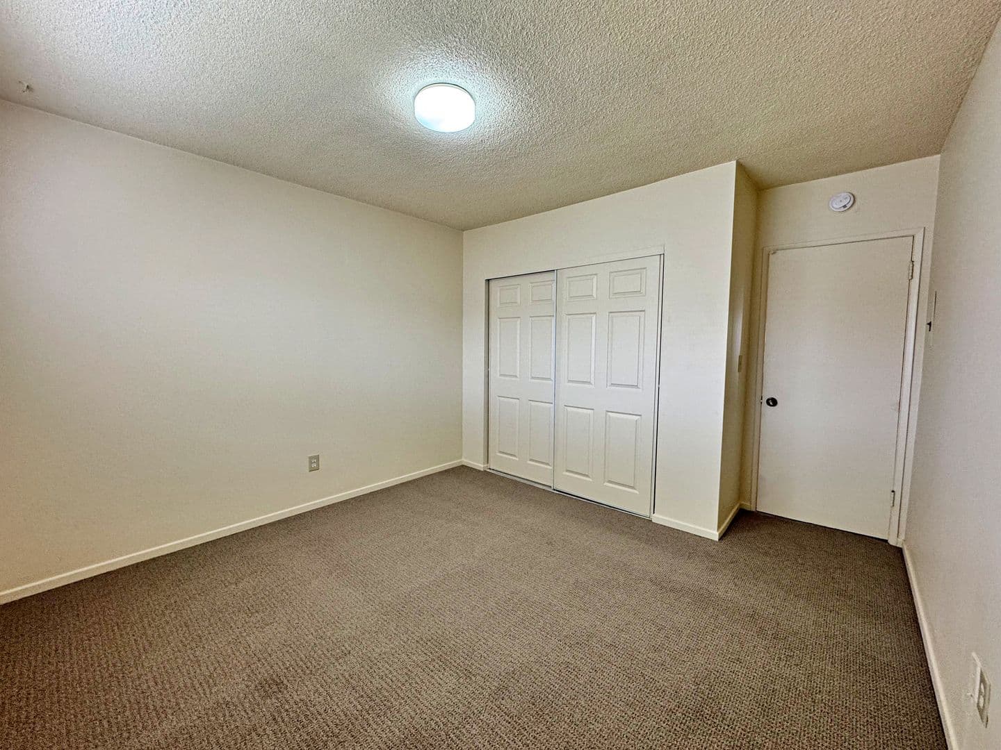 Long Beach Apartment: 1742 Obispo Ave