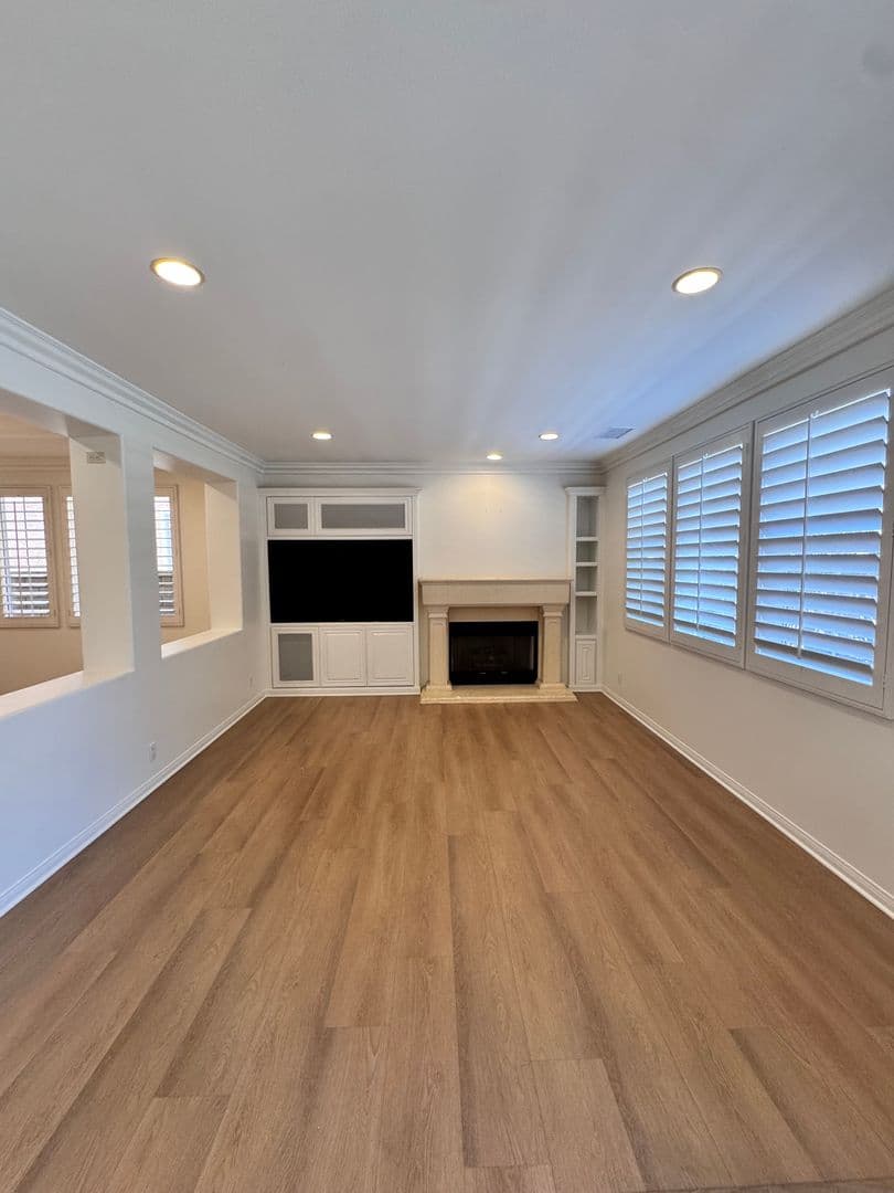 Long Beach House: 326 Manila Ave