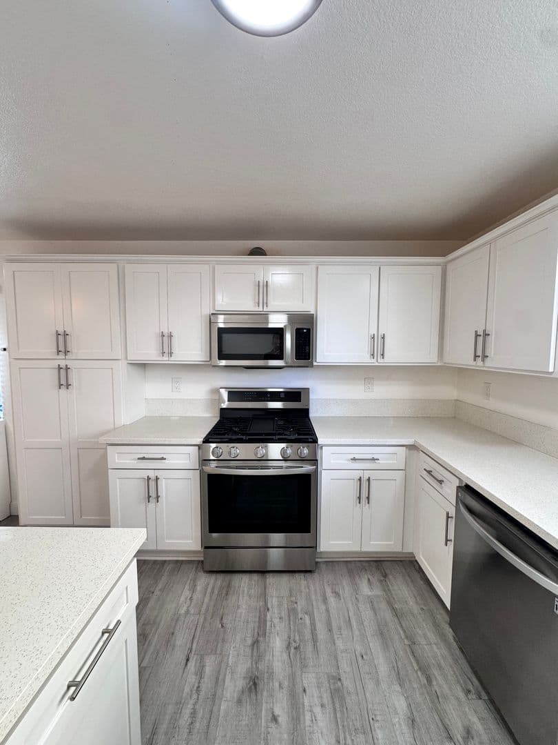 Long Beach House: 927 Freeman Ave