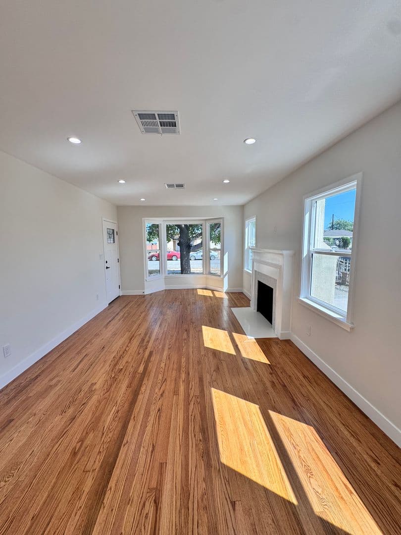 Montebello House: 1317 S Montebello Blvd