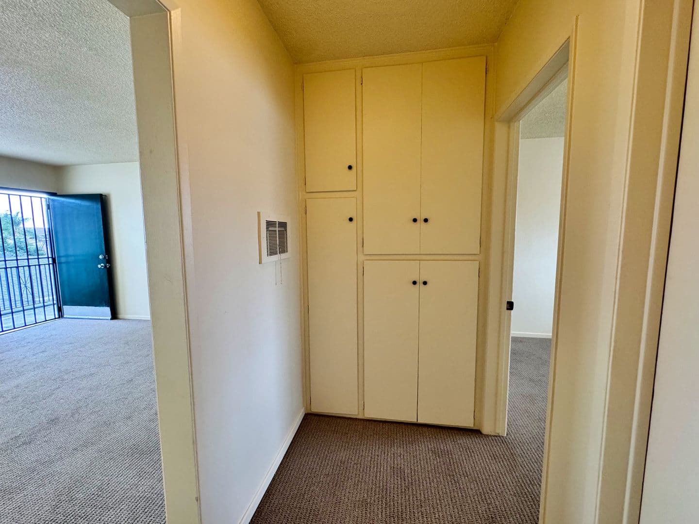 Long Beach Apartment: 1742 Obispo Ave