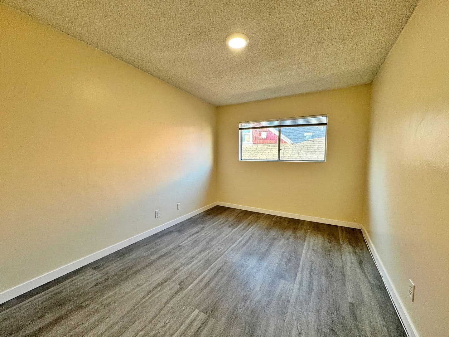 Long Beach Apartment: 1740 Freeman Ave.