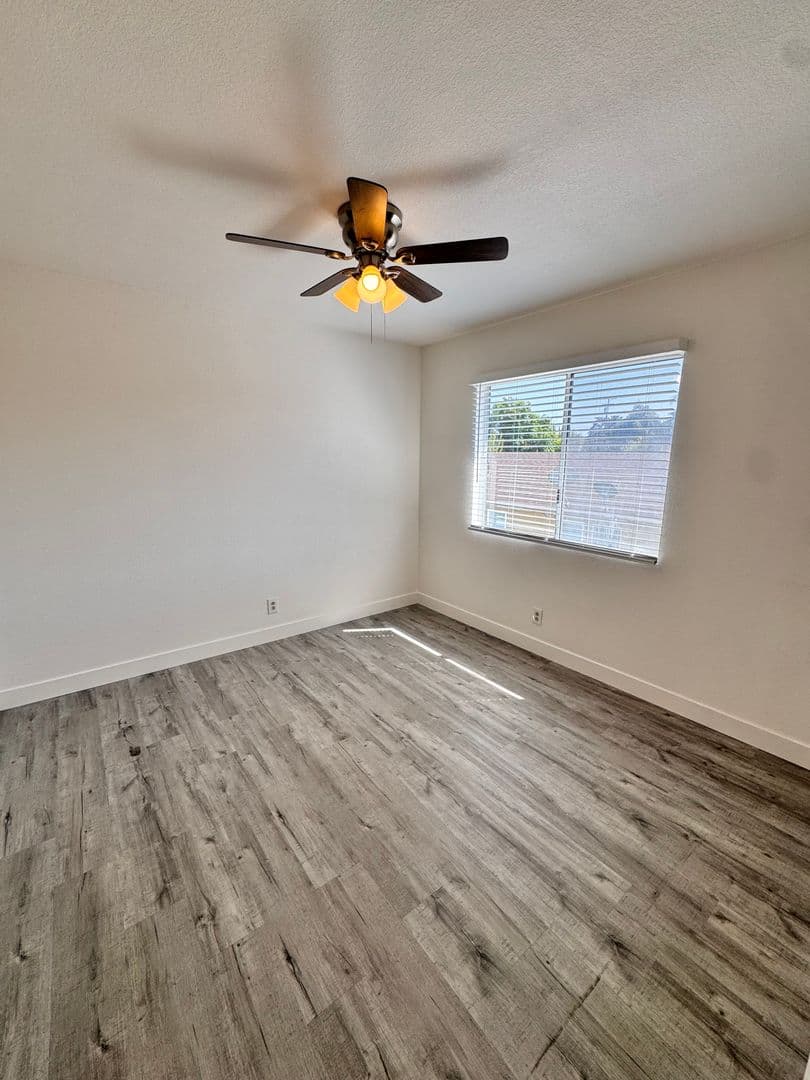 Long Beach House: 927 Freeman Ave