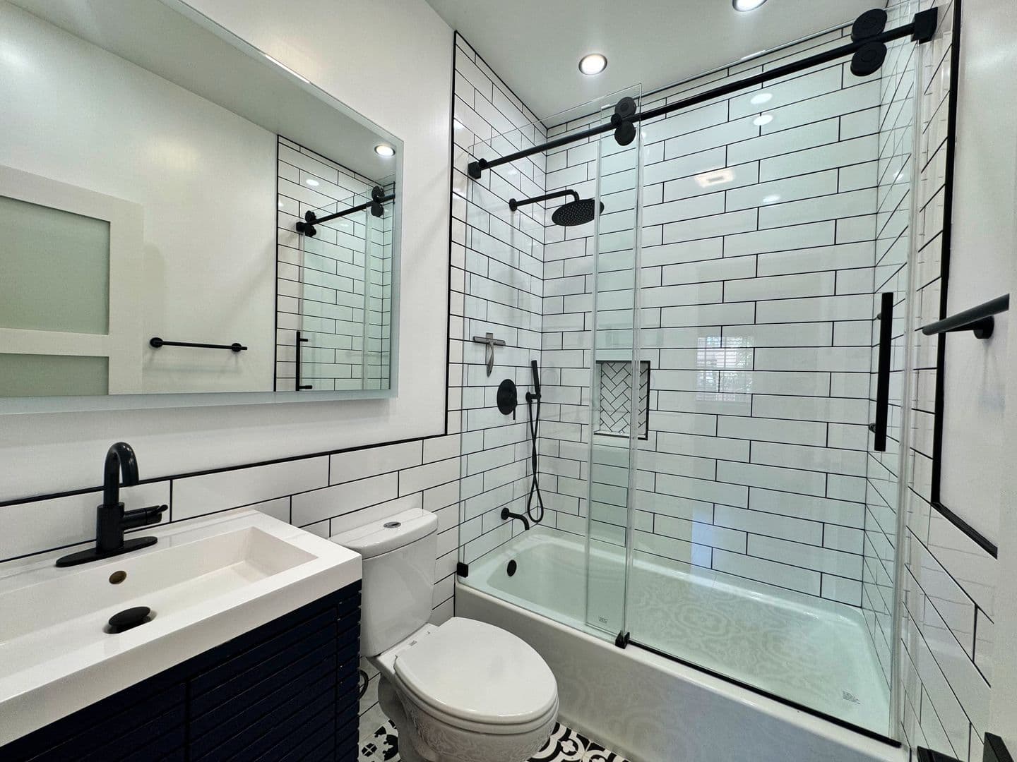 Long Beach House: 1145 Roswell Ave