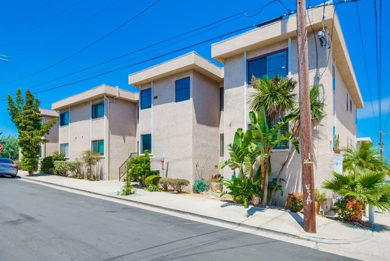 San Pedro House: 3500 S Peck Ave