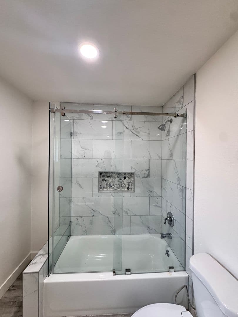 Long Beach House: 927 Freeman Ave
