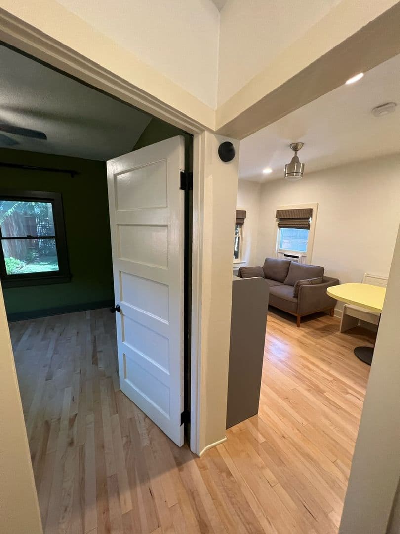 Orange House: 330 1/2 N Shaffer Street