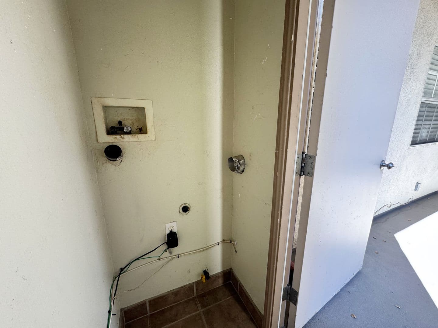 Long Beach House: 1145 Roswell Ave