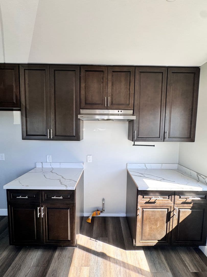 South Gate Apartment: 3048 Iowa ave