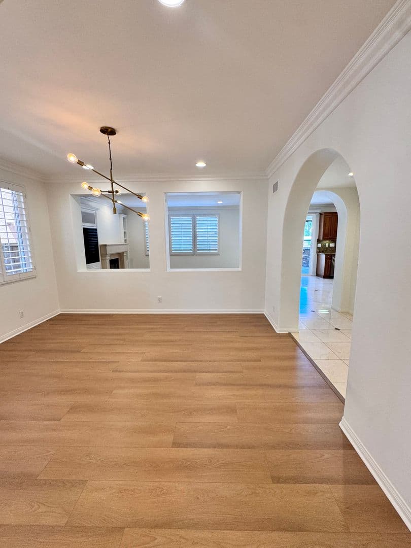 Long Beach House: 326 Manila Ave