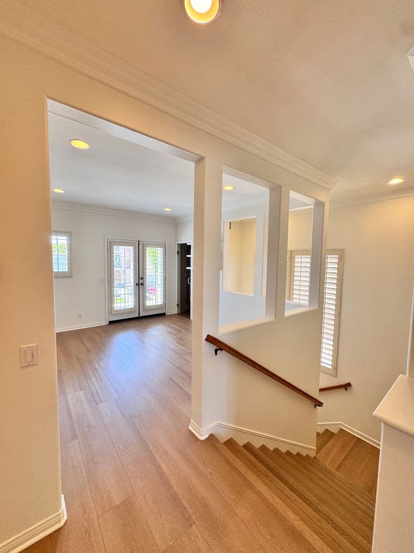 Long Beach House: 326 Manila Ave