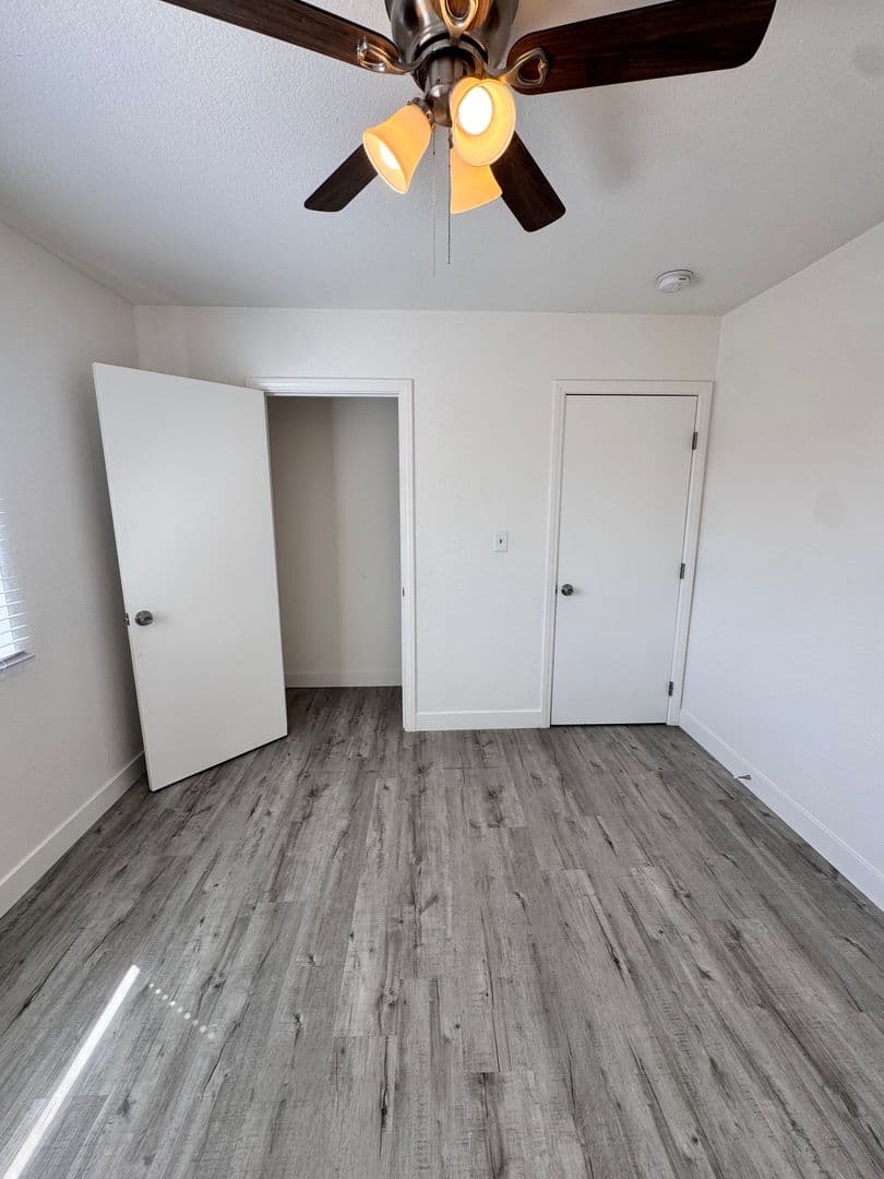 Long Beach House: 927 Freeman Ave