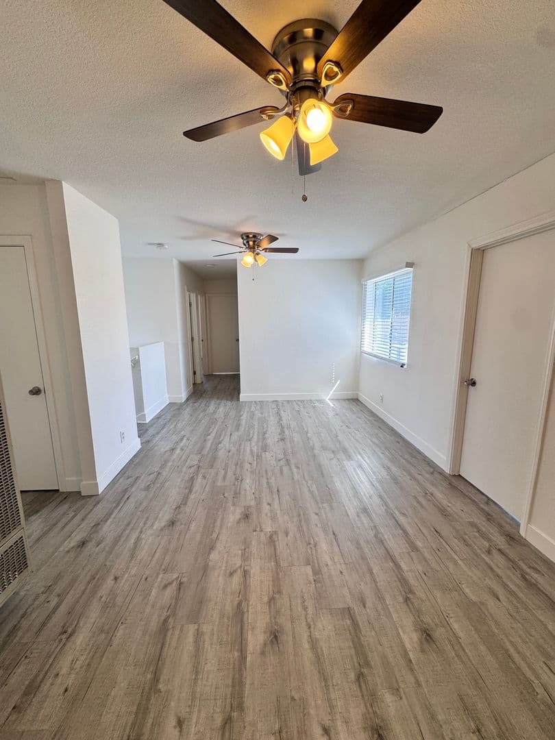 Long Beach House: 927 Freeman Ave