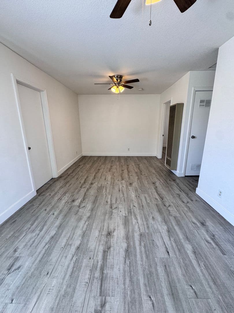 Long Beach House: 927 Freeman Ave