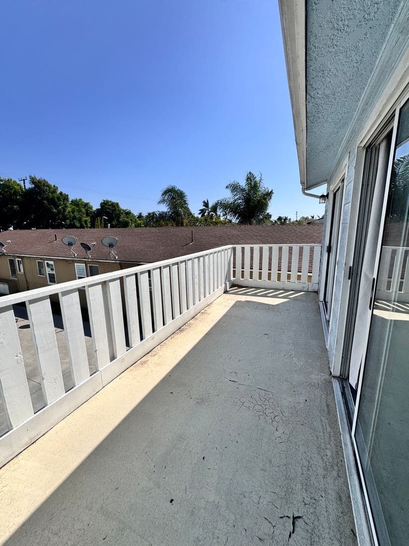 Long Beach House: 927 Freeman Ave