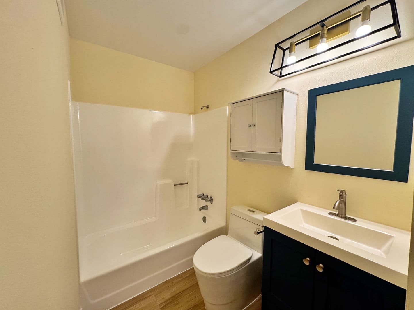 Long Beach Condo: 1168 E 10th St Apt 215