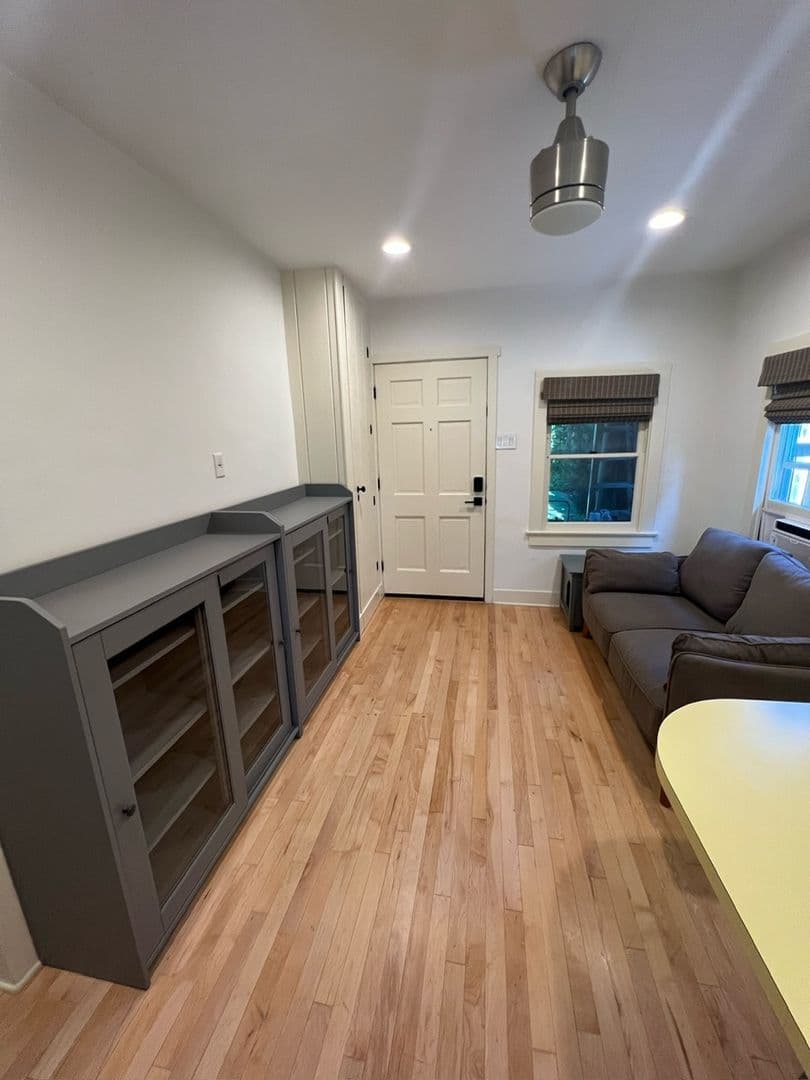 Orange House: 330 1/2 N Shaffer Street