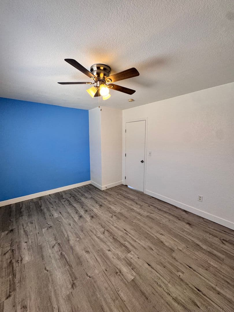Long Beach House: 927 Freeman Ave
