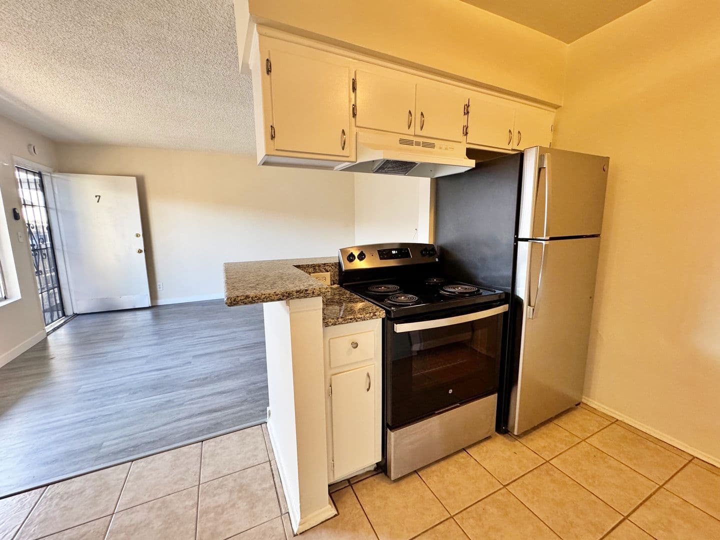 Long Beach Apartment: 1740 Freeman Ave.