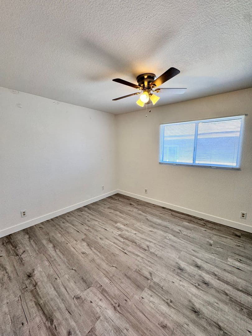 Long Beach House: 927 Freeman Ave