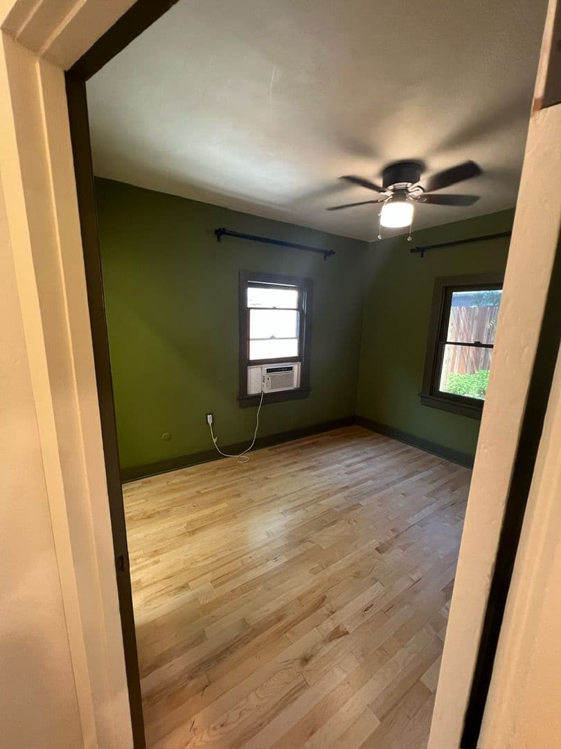 Orange House: 330 1/2 N Shaffer Street