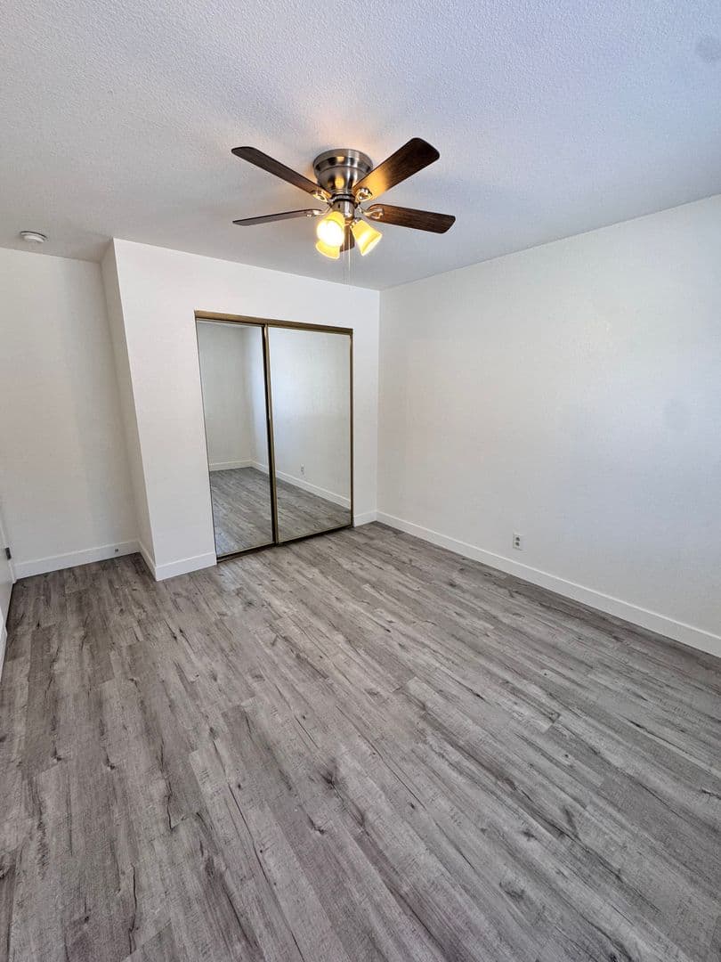 Long Beach House: 927 Freeman Ave