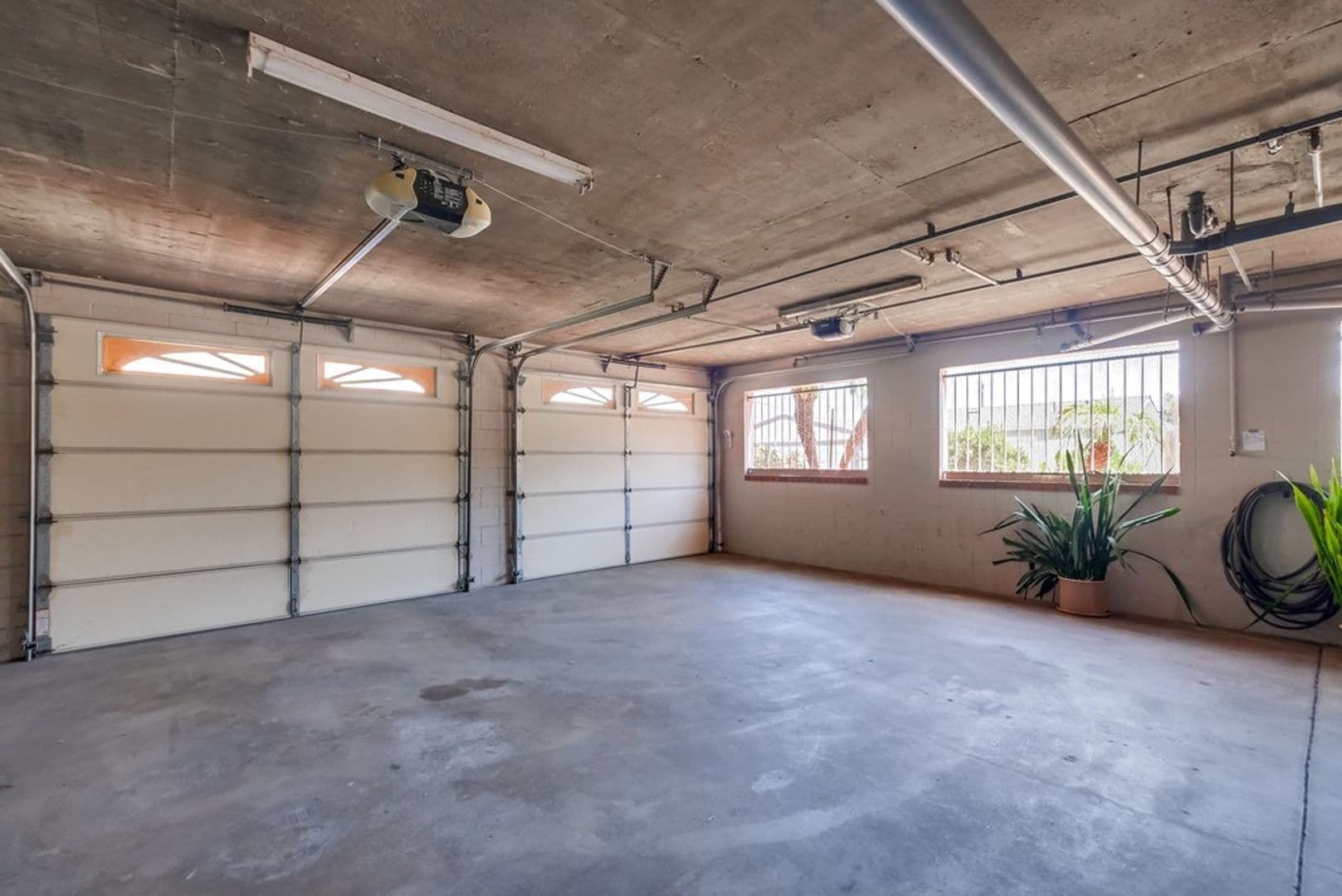 San Pedro House: 3500 S Peck Ave