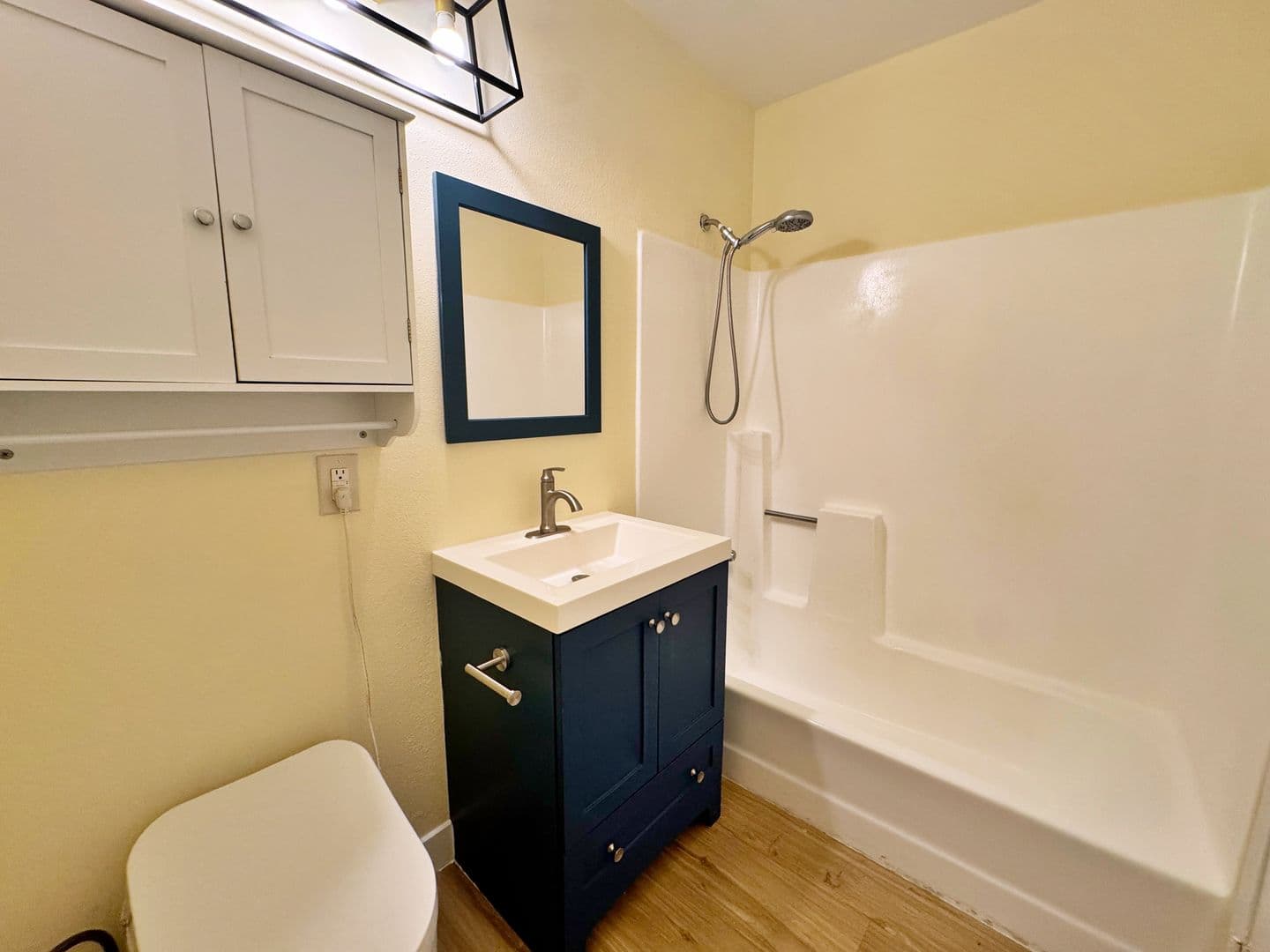 Long Beach Condo: 1168 E 10th St Apt 215