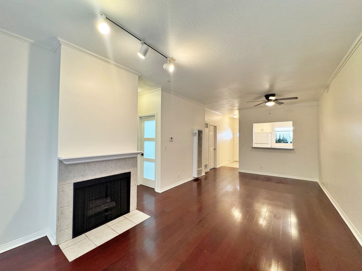 Long Beach House: 1145 Roswell Ave