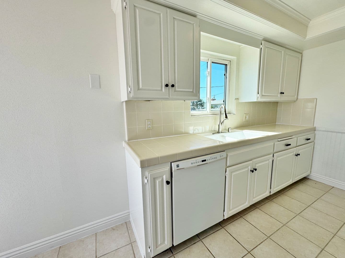 San Pedro House: 3500 S Peck Ave