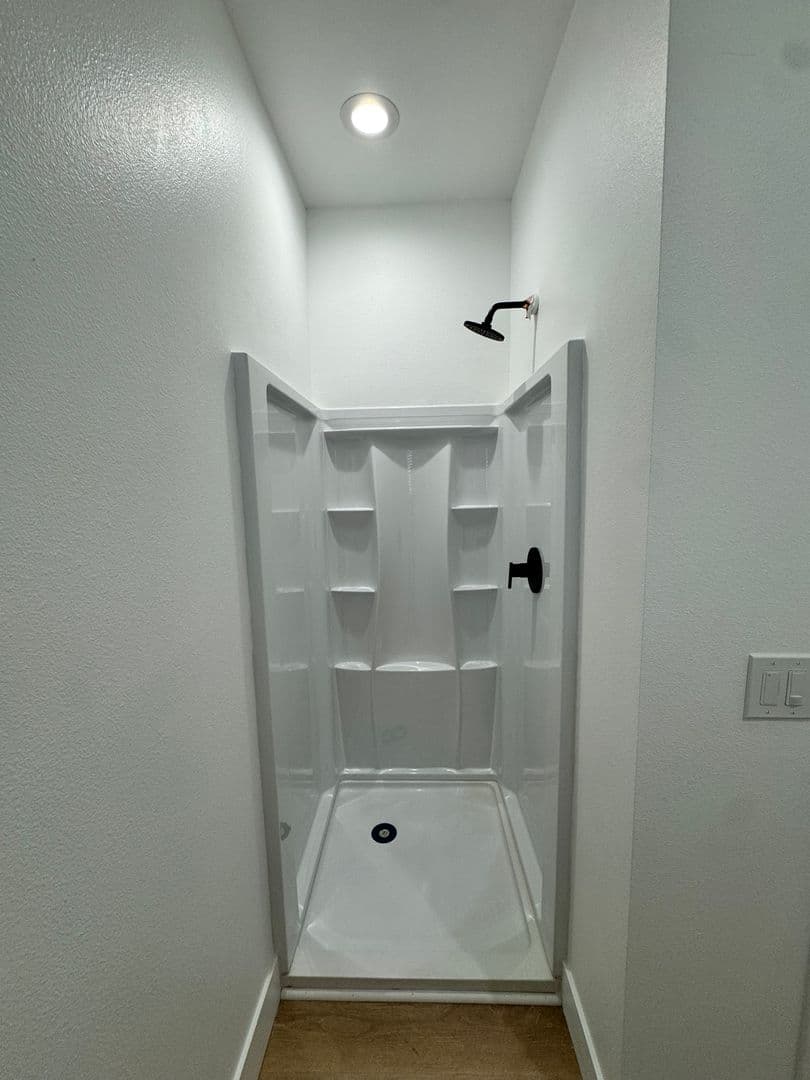 Long Beach Apartment: 5201 E Anaheim Rd.