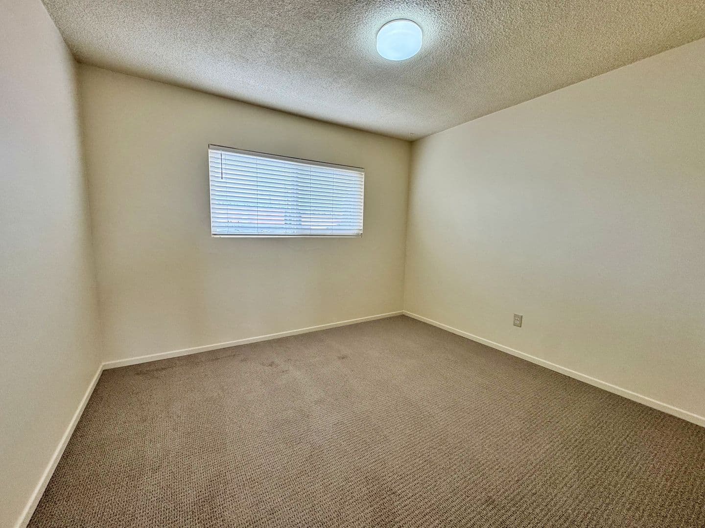 Long Beach Apartment: 1742 Obispo Ave