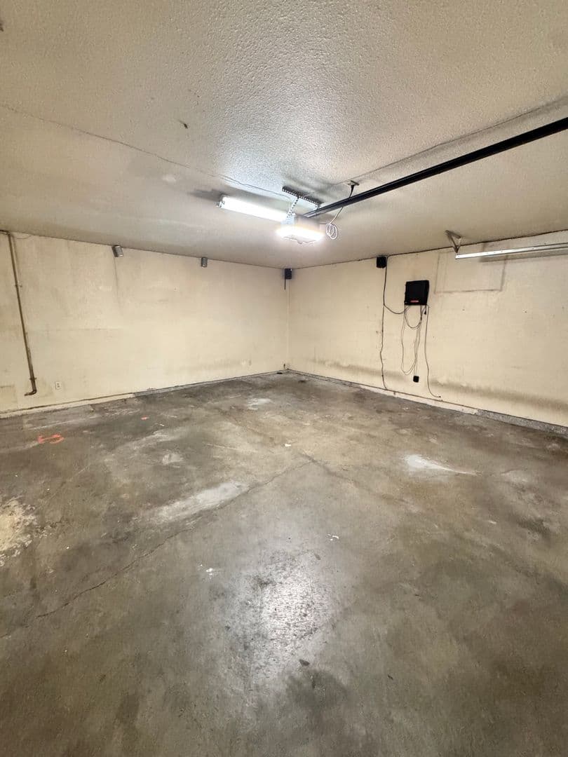 Long Beach House: 927 Freeman Ave