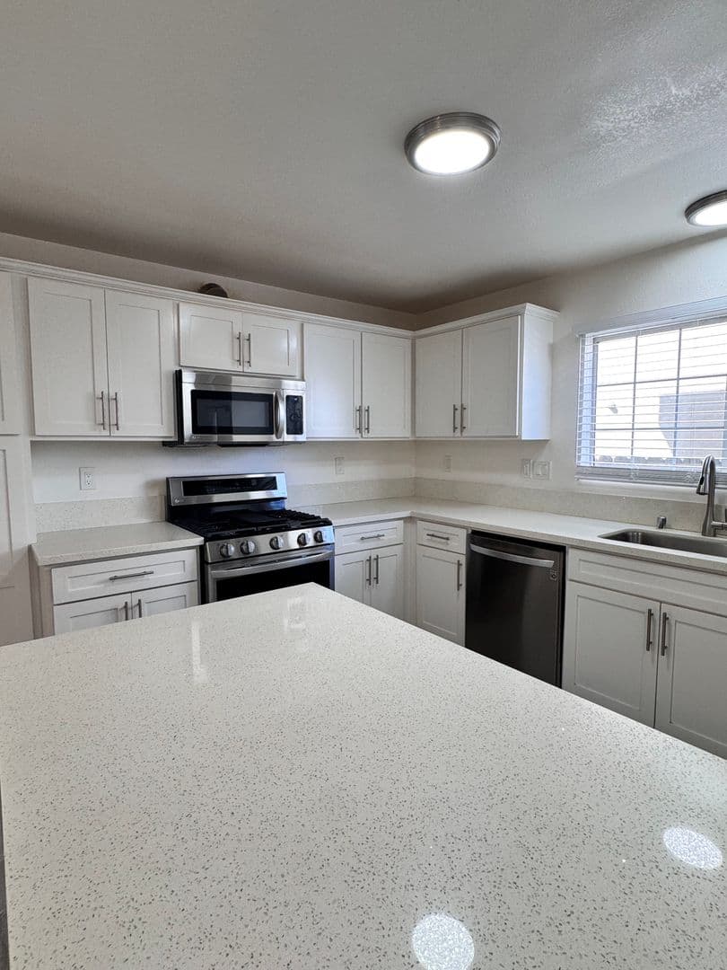 Long Beach House: 927 Freeman Ave