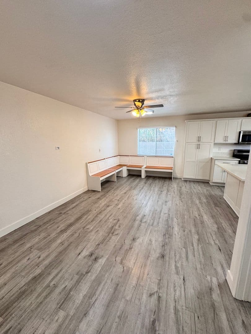 Long Beach House: 927 Freeman Ave