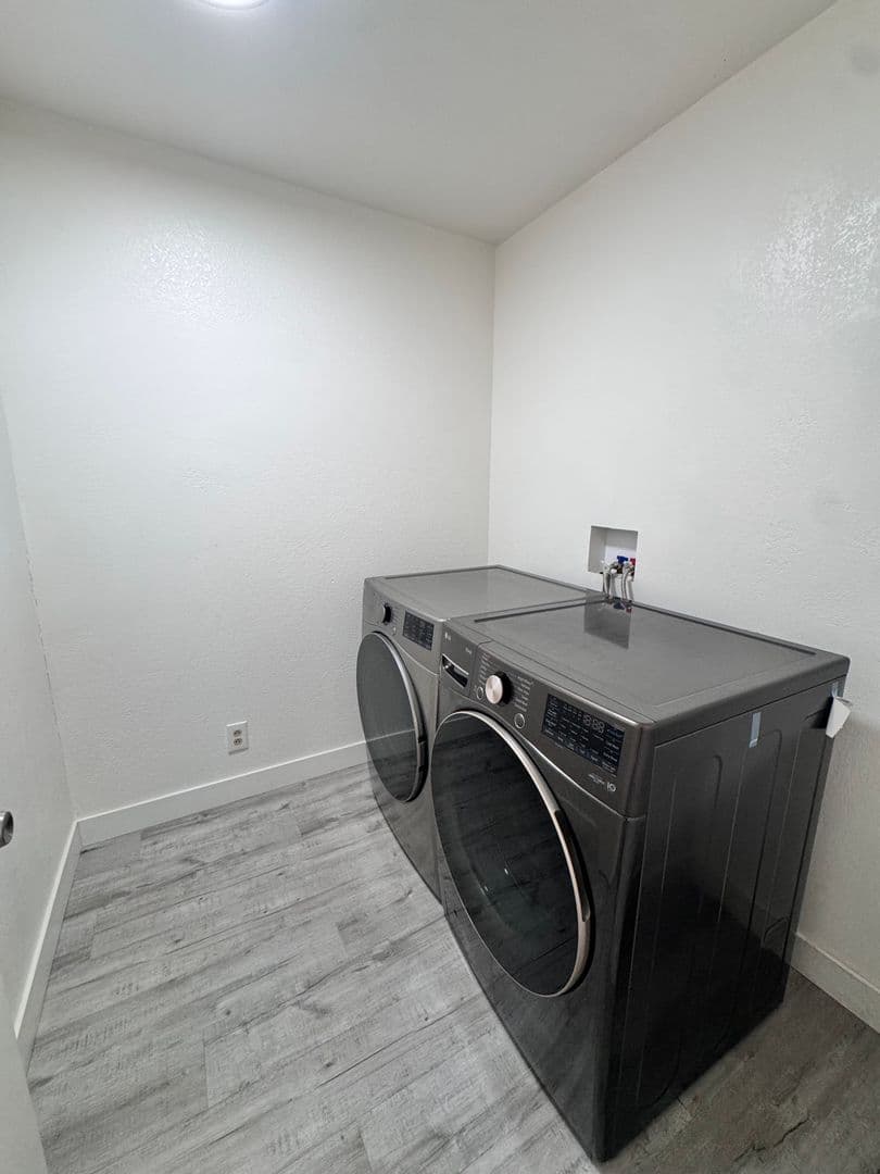 Long Beach House: 927 Freeman Ave