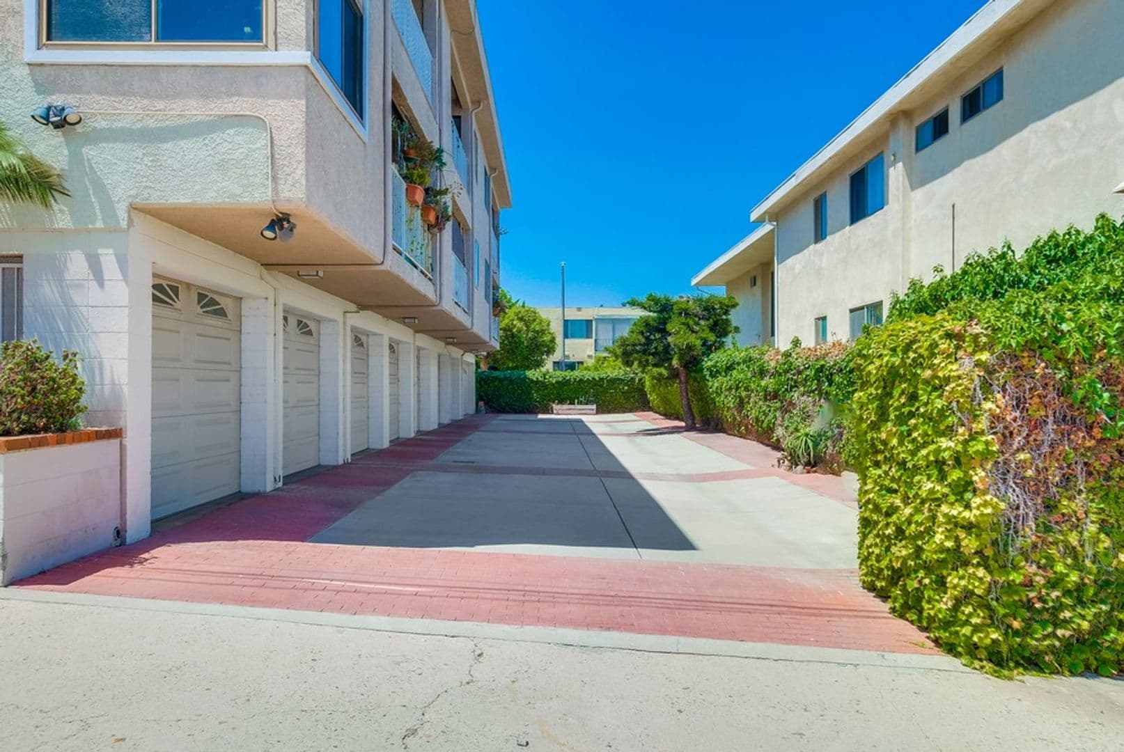 San Pedro House: 3500 S Peck Ave