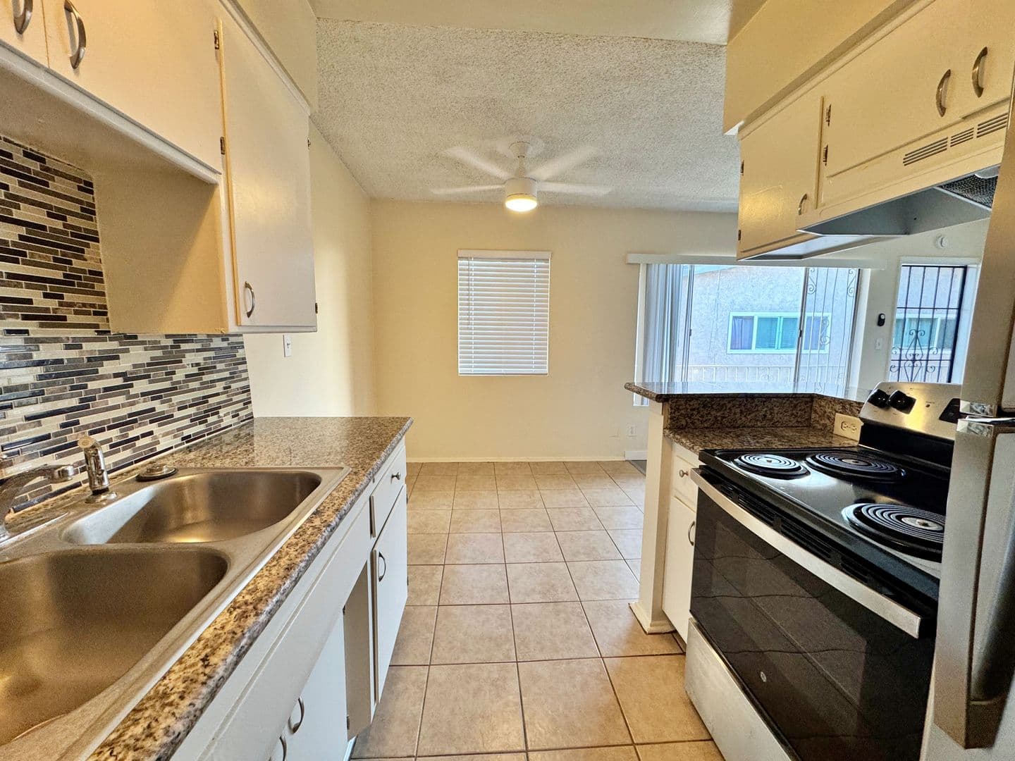 Long Beach Apartment: 1740 Freeman Ave.
