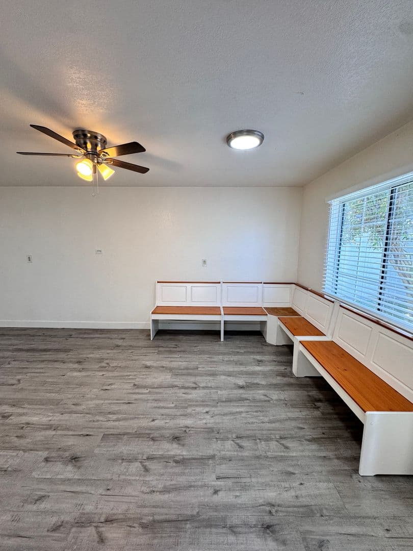 Long Beach House: 927 Freeman Ave