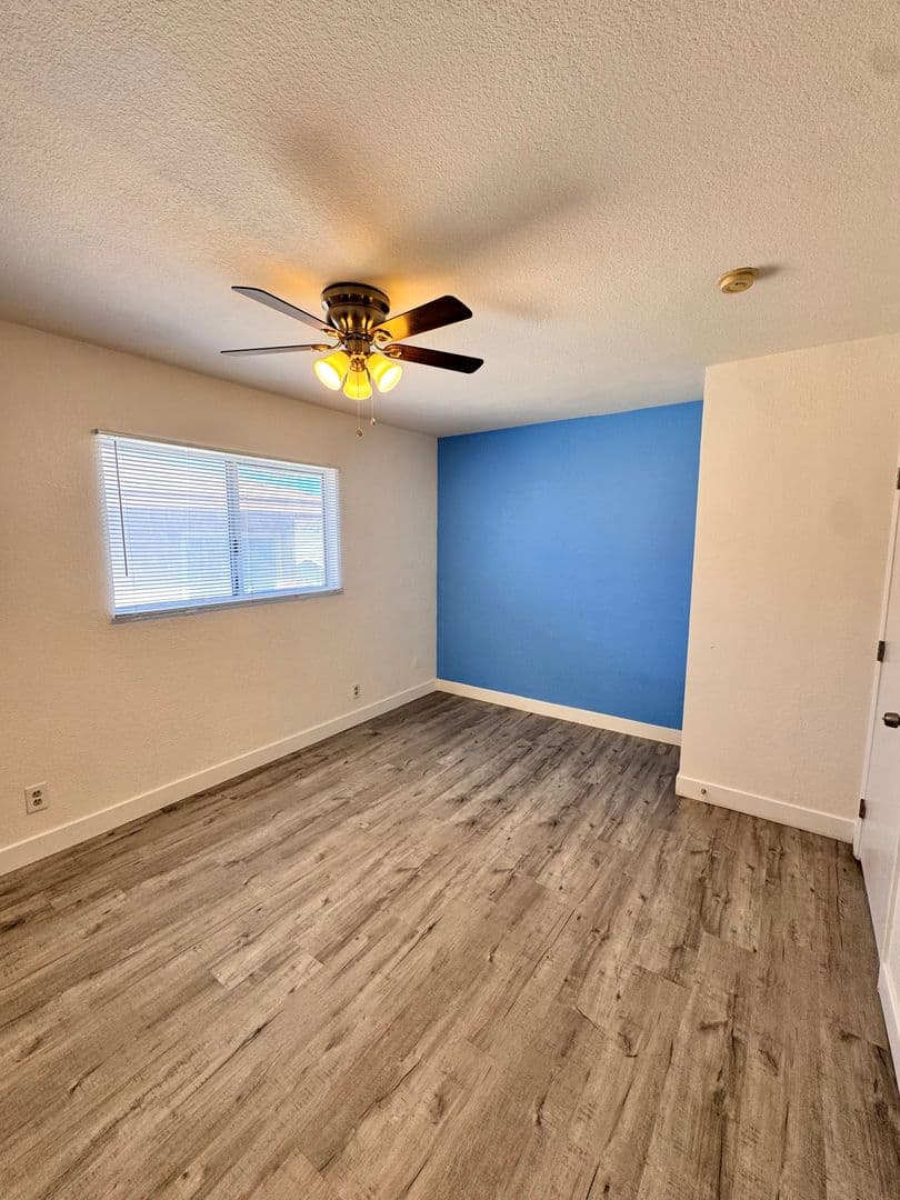 Long Beach House: 927 Freeman Ave