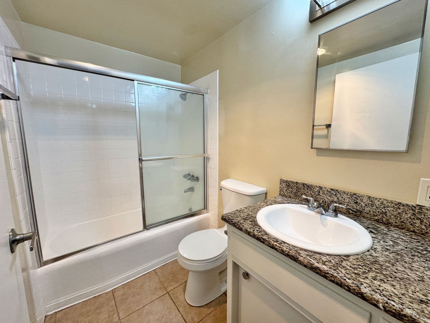Long Beach Apartment: 1740 Freeman Ave.