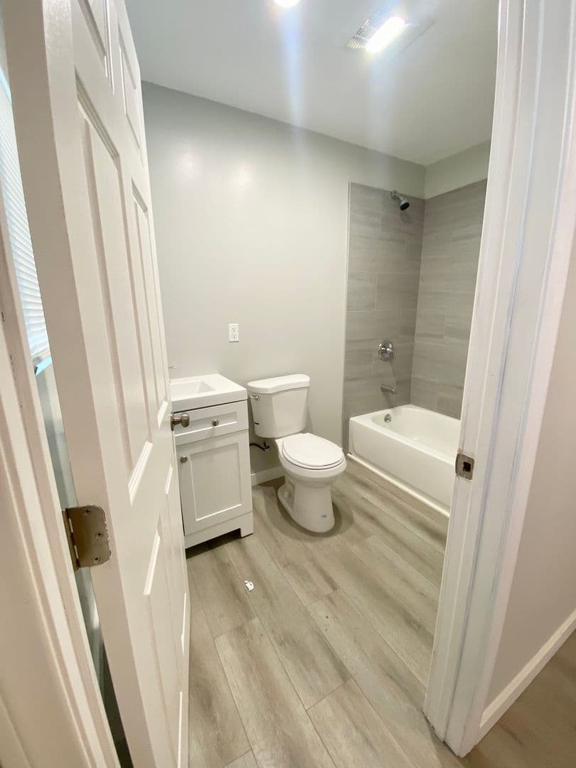 Pomona Apartment: 748 Hawthorne Pl